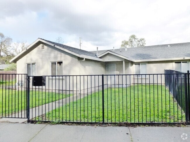 Building Photo - 4411 32nd St Rental