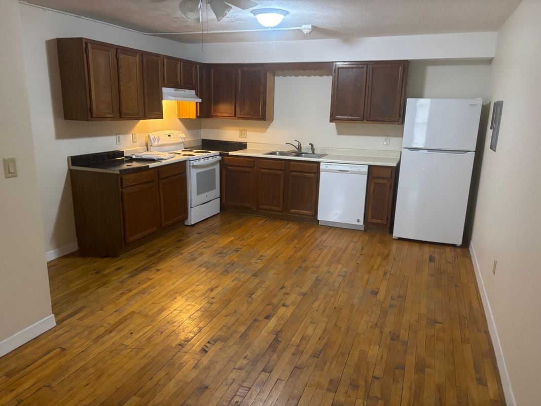 Photo - 444 Woodward Rd