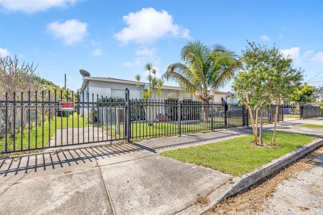 Photo - 1176 NW 48th St