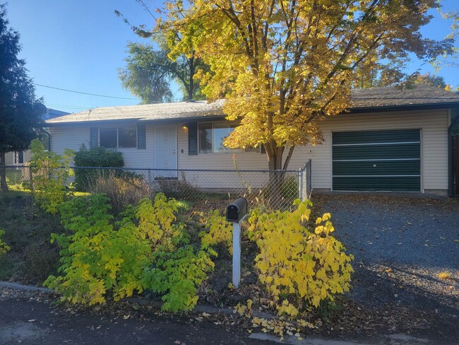 Building Photo - 2-bedroom 1 bath home for rent