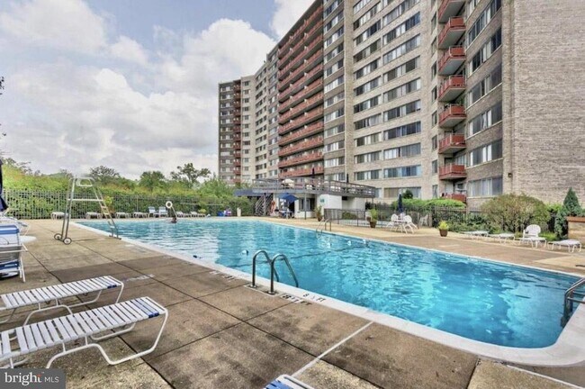 Photo - 5340 Holmes Run Pkwy Unit 216