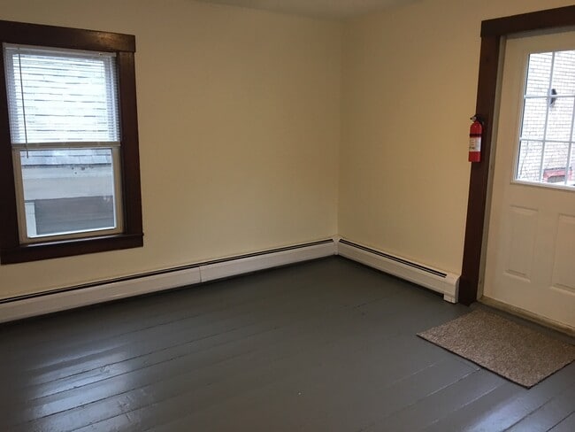 146 Elliot St Unidad (146 Elliot St) 146E 2nd flr
