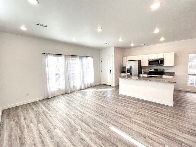 Photo - 950 Ventnor Ave