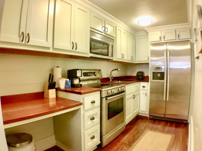 Photo - Fully Furnished, All Inclusive 1 Bedroom, 1 Bath Condo In the Heart of Downtown Charleston