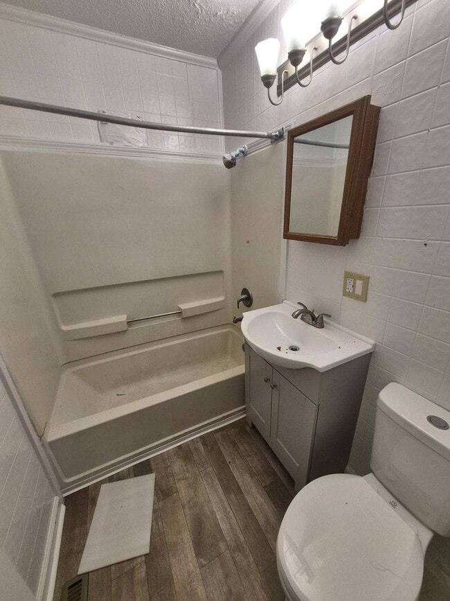 Photo - COZY CUTE & FRESHLY RENEWED 3 B.R. HOUSE!!