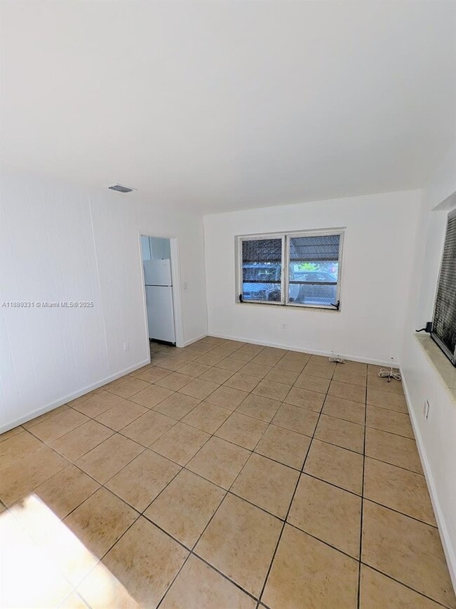 Photo - 431 NE 64th St Unidad 1