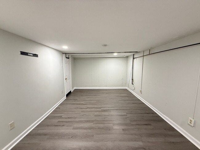 Building Photo - Private Lower-Level Living Space Near Georgetown
