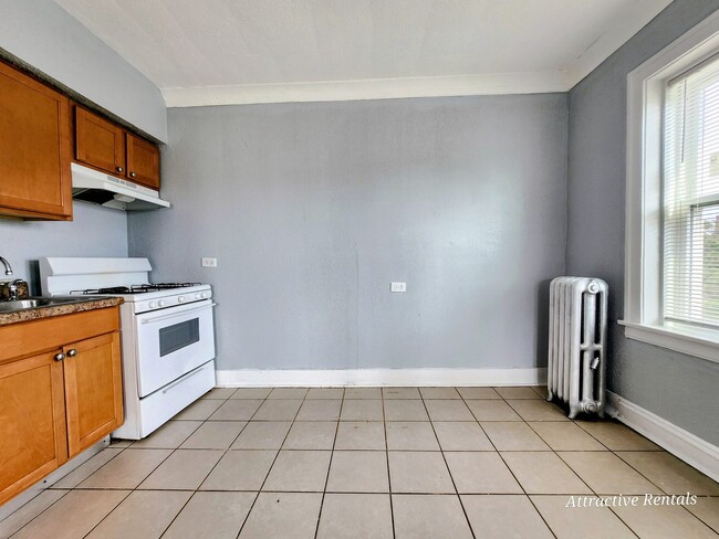 Photo - 9453 S Loomis St Unidad 305