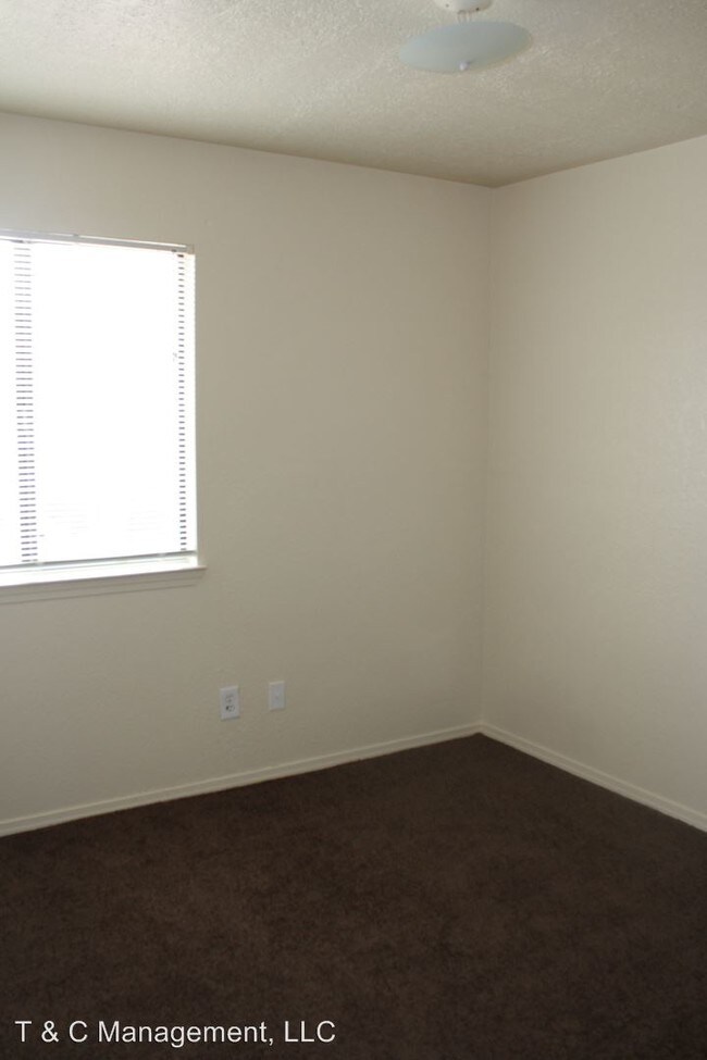 Photo - 5315 Yucca Cir NE