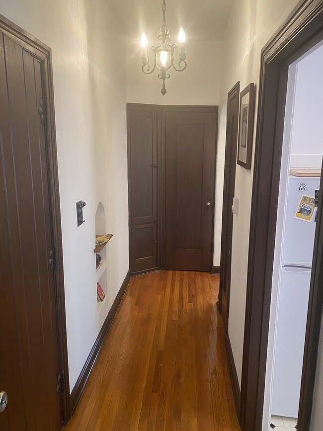 Photo - 414 N Sycamore Ave