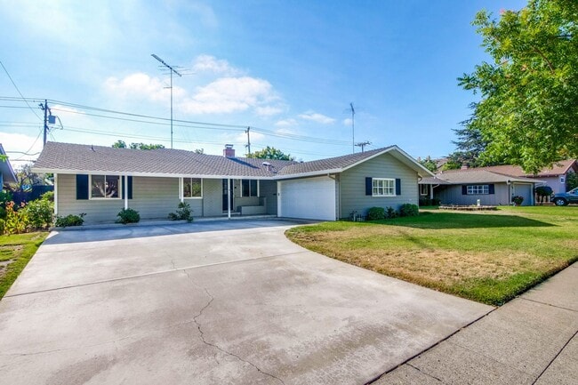 Photo - 1534 Crespi Dr