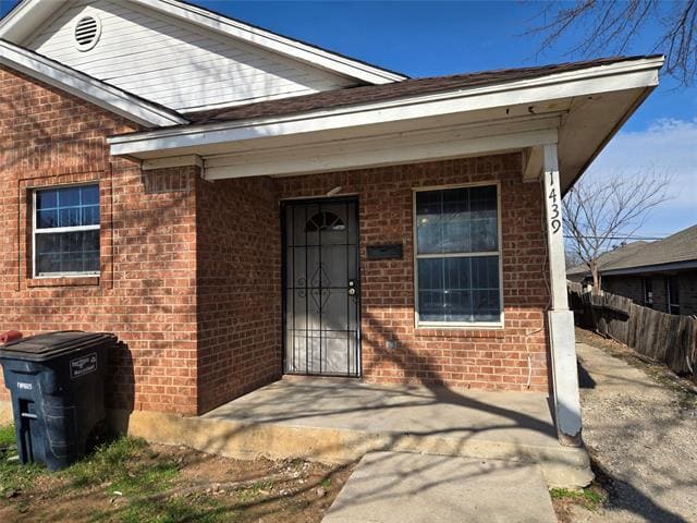 Photo - 1439 E Robert St