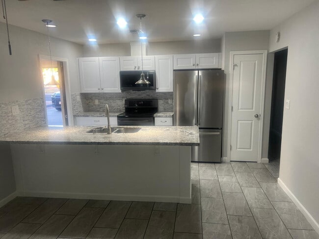 Photo - 5406 S Hazelton Ln