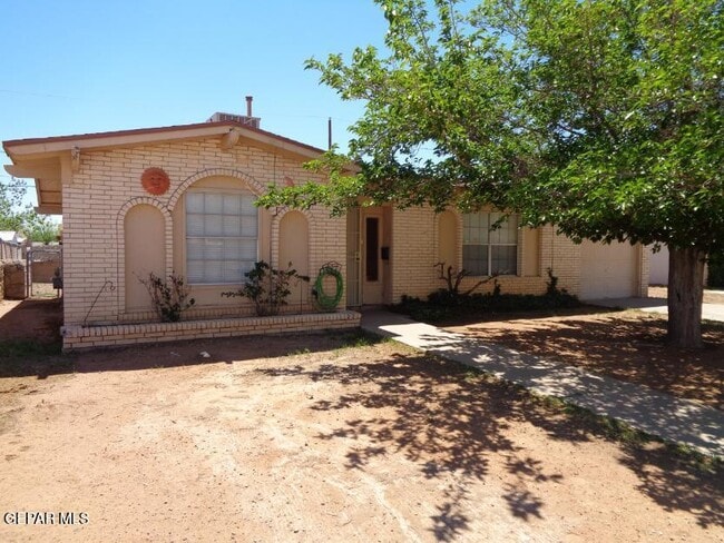 Building Photo - 4928 Crenshaw Dr Rental