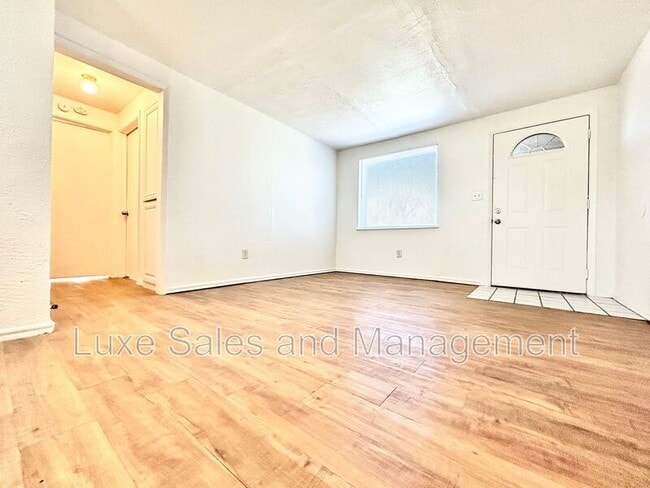 Photo - 1700 Karen Dr