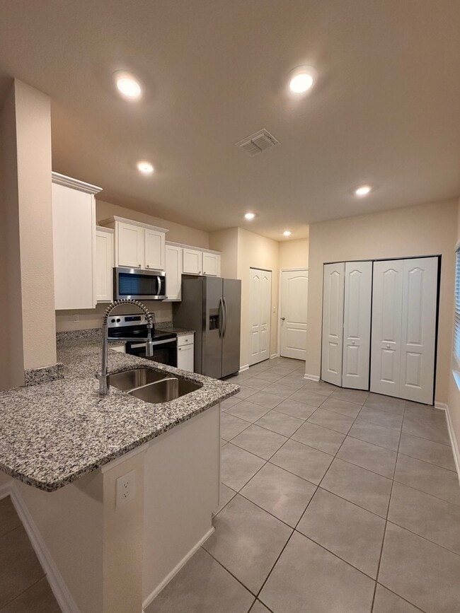 Photo - 131 Pomona Wy