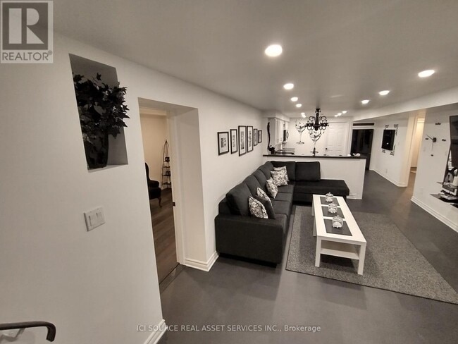 Photo - 32 Ontoro Blvd