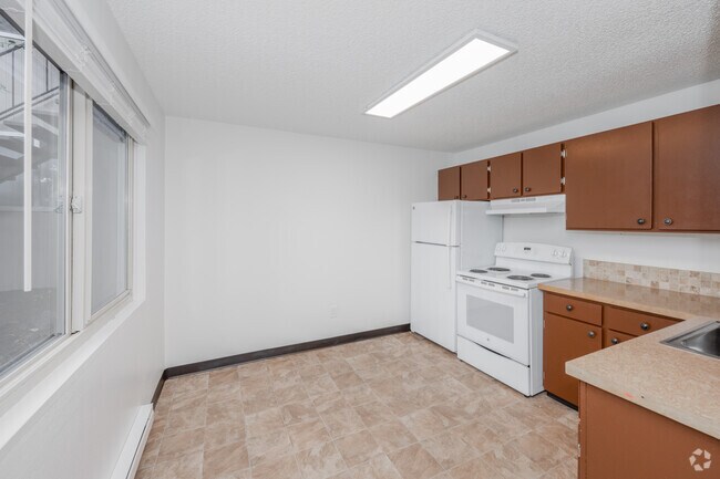 2BR, 1.5BA - 900SF - Kitchen
