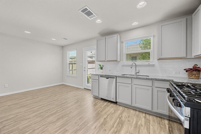 Photo - 17917 Malnati Dr