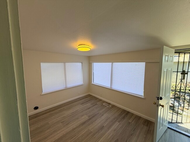 Photo - 394 N Livermore Ave Unit 394North Livermore