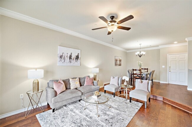 Building Photo - 2400 McCue Rd Unit 428