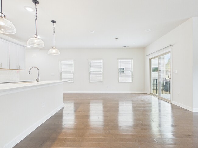 Photo - 3941 Woodland View Dr