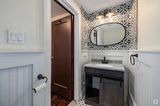 3BR, 2.5BA - 1,500SF - Half Bathroom