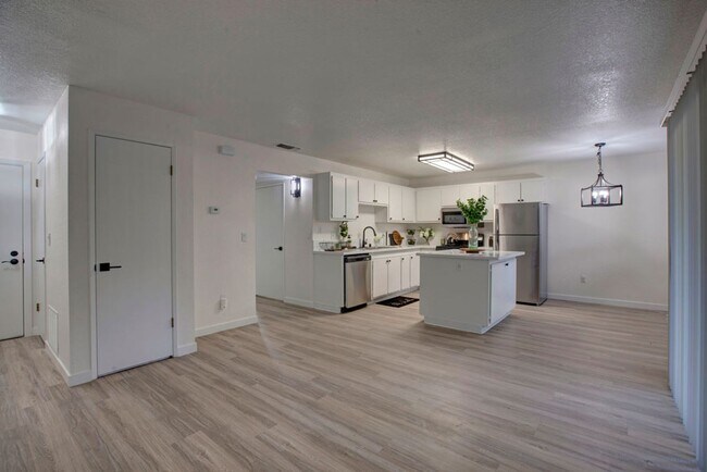 Photo - St. George Apartments