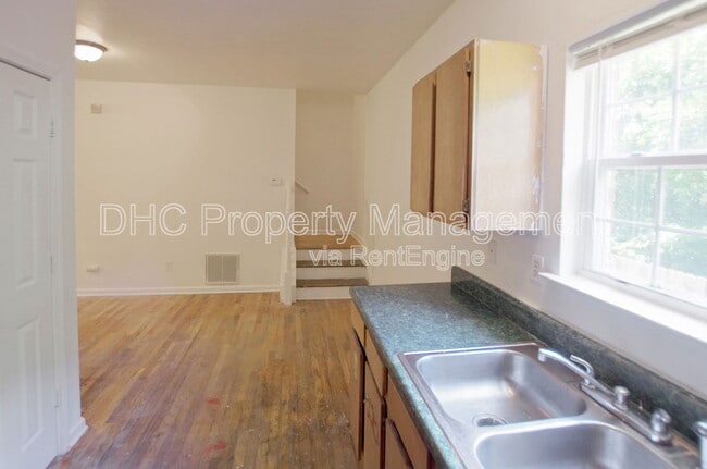Photo - 1944 North Avenue NW