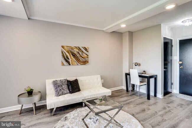 Photo - 1021 Arlington Blvd Unit 427