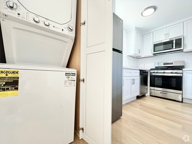 Building Photo - 329 S Ave 59 Unit 2 Rental
