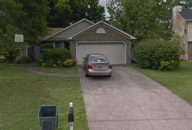 Building Photo - Very Nice 3 Bedroom Home in Hendersonville!