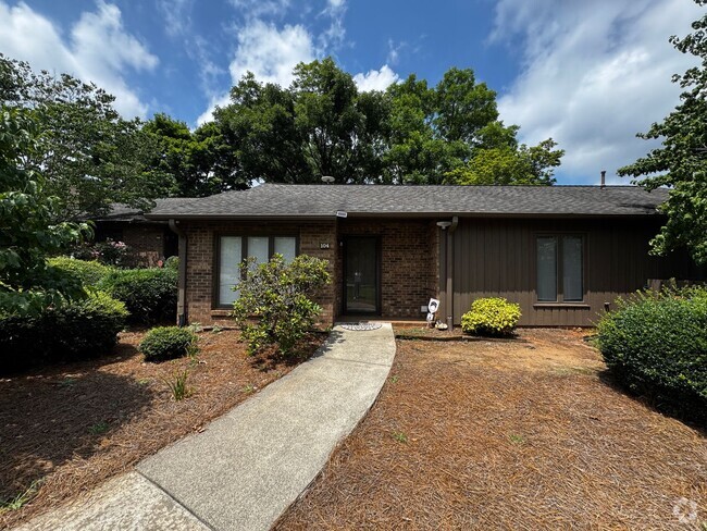 Building Photo - 104 Breckindale Cir Rental