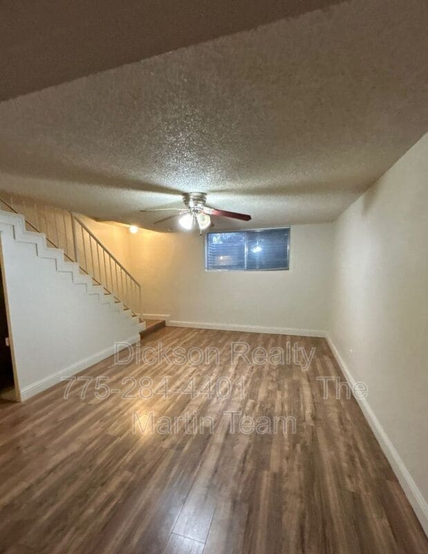 Building Photo - 1410 E 9th St