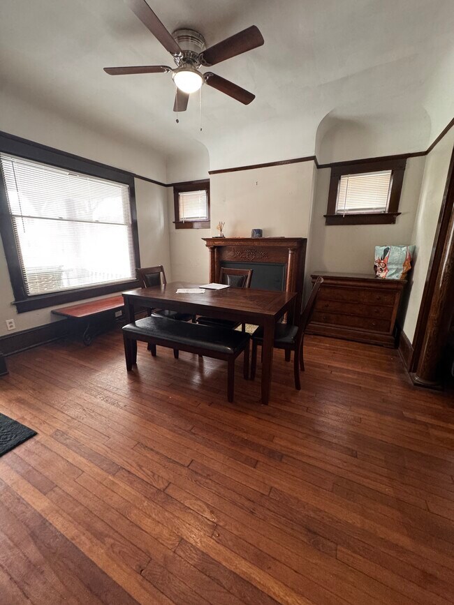 Photo - 1477 E 116th St