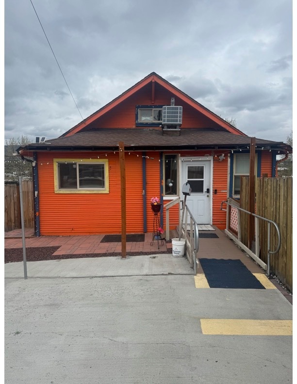 Building Photo - 802 S Mission St