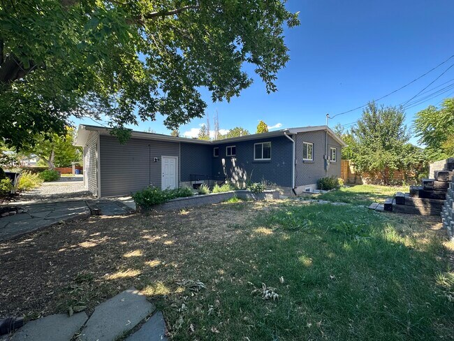 Shared Backyard - 2647 S Jasper St Unit Downstairs
