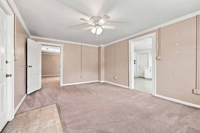 Photo - 101 E Woodall St