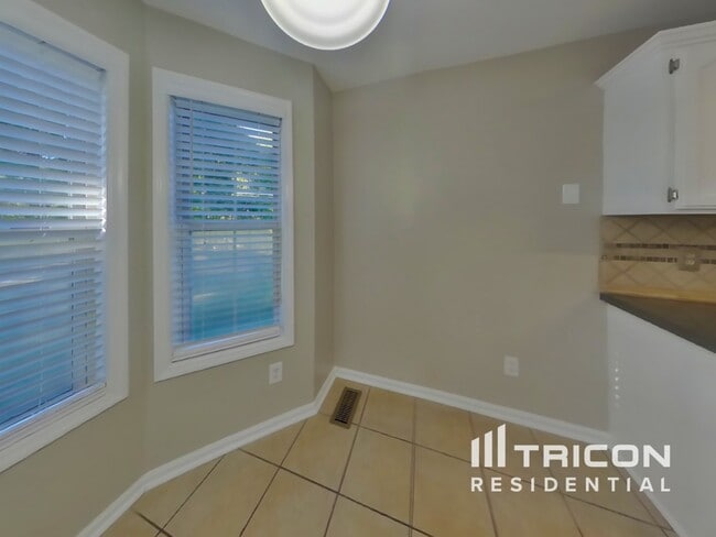 Photo - 1012 Blue Ridge Pkwy