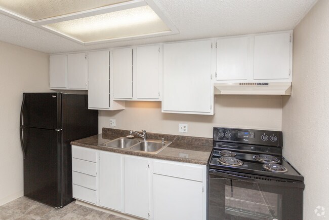1BR, 1BA - 576 SF