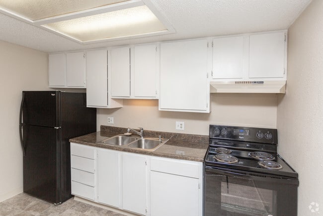 1BR, 1BA - 576 SF - Waterbury Apartments