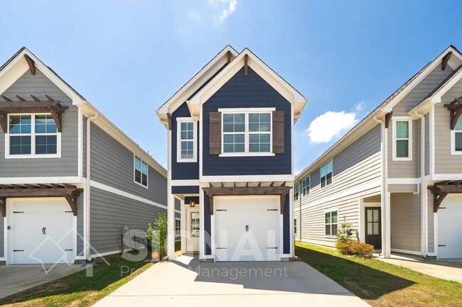 Building Photo - 215 Creek Run Way