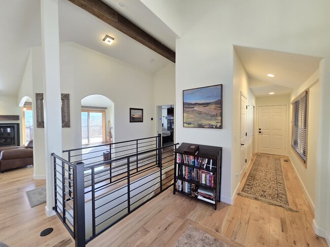 Photo - 4055 Sleeping Indian Ln