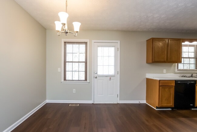 Photo - 187 Sherwood Forest Dr