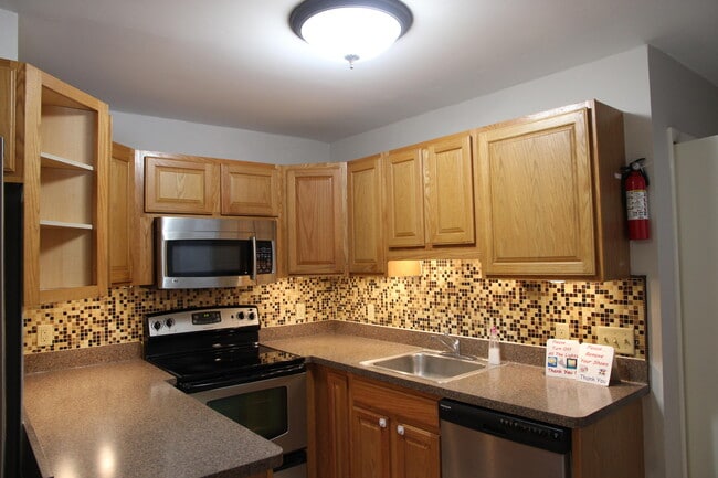 Photo - 4259 Packard St