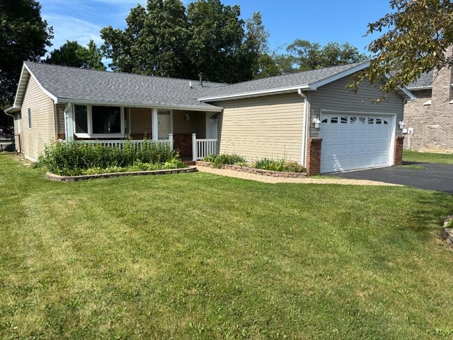 Photo - 1886 Loganberry Ln