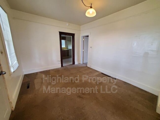 Photo - 420 NE Kamiaken St