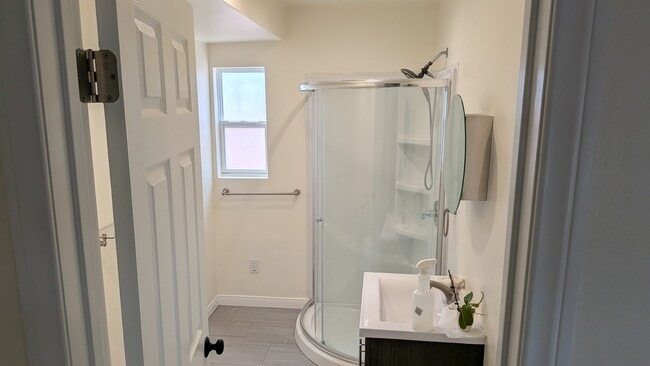 Photo - 570 Carlo Dr Unit 1