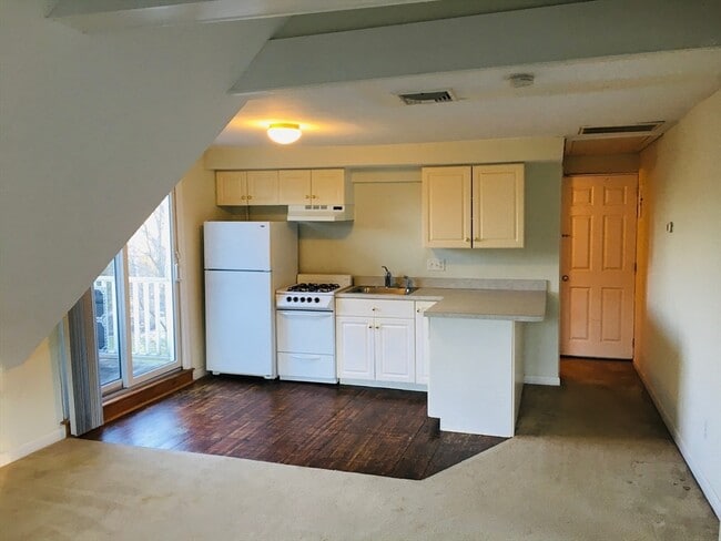 Photo - 161 Cedar St Unit 4