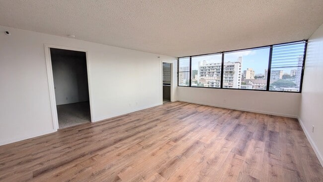 Photo - Newly remodeled Large 3 bed/2 bath/2 parking end unit with ocean and city views Unit 707